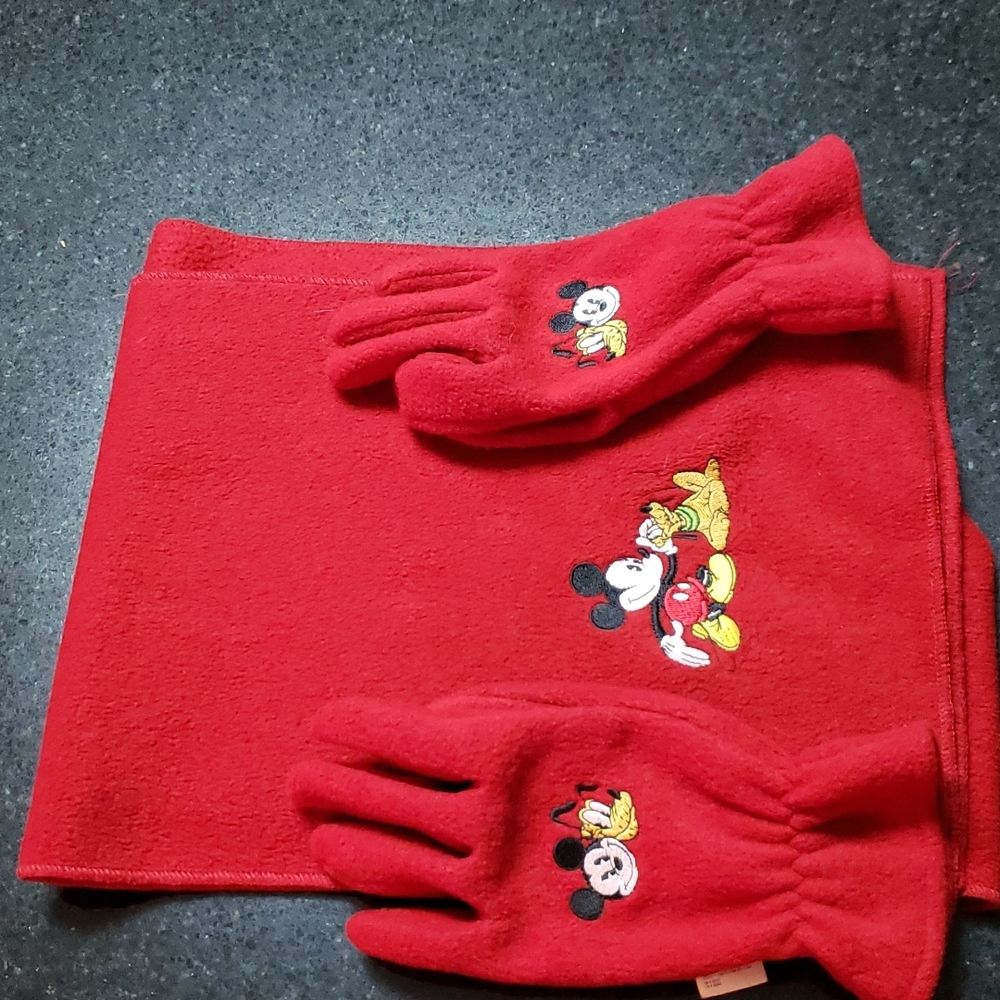 Disney scarf and glove set